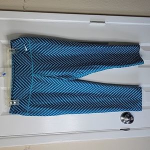 Dri Fit by Nike  Turquoise and Black Zig Zag Design Leggings Size Large